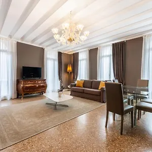 San Teodoro Palace - Luxury Apartments Венеция